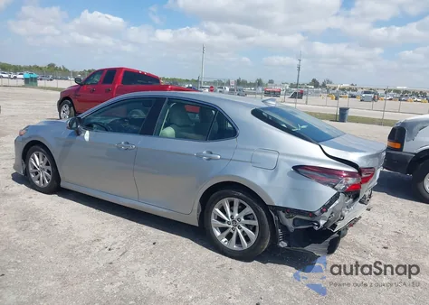 2023 Toyota Camry Le z USA, uszkodzony, nr VIN 4T1R11AK5PU139730
